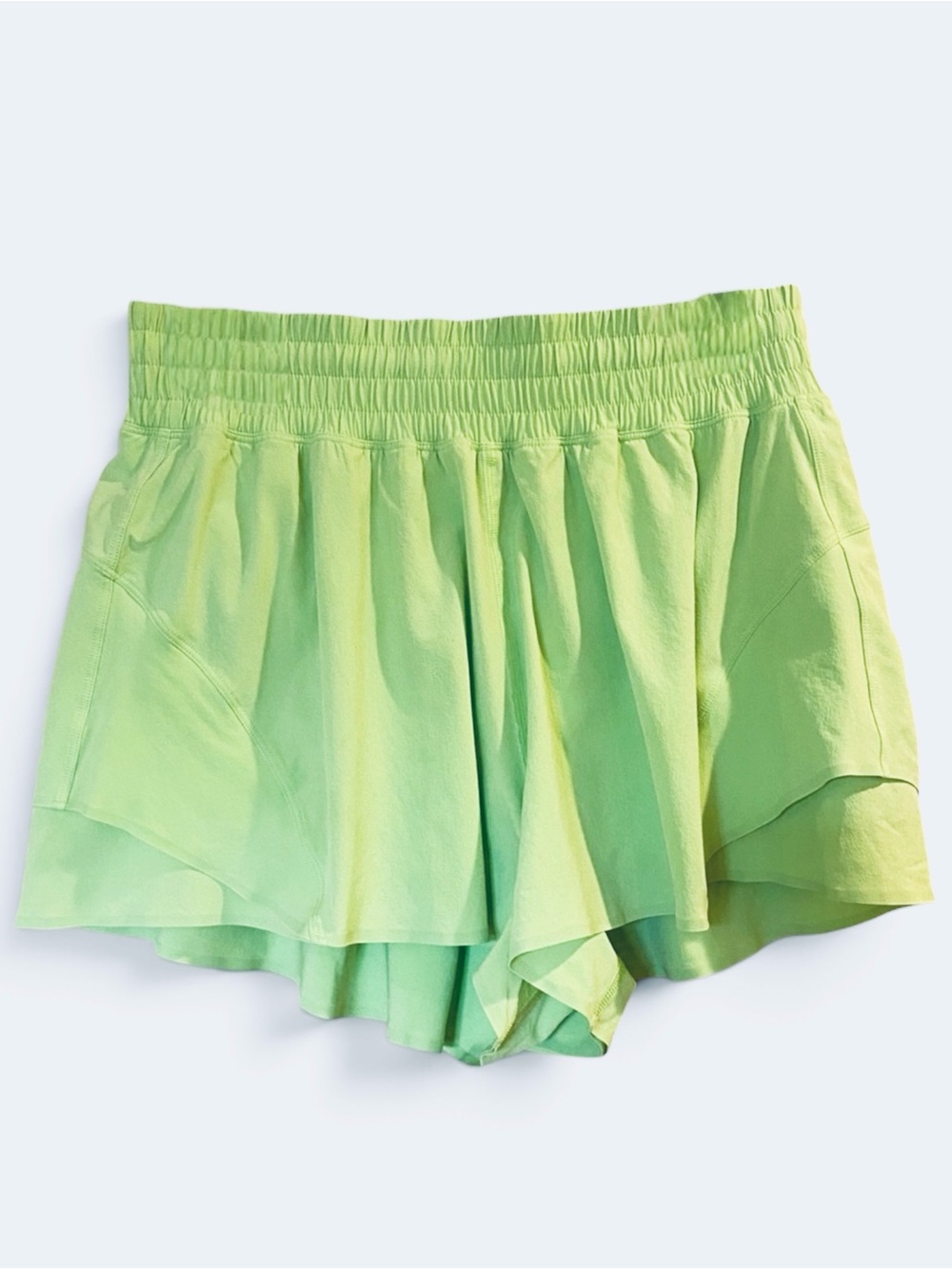 Lululemon Shake It Out High-Rise Running Short 2.5"
Sour Grape size XS